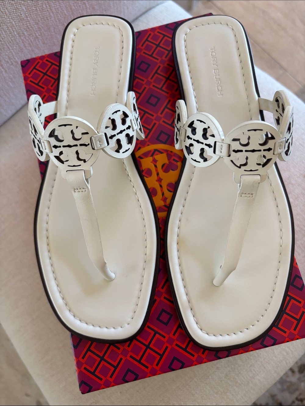 Tory Burch Tiny Miller Thong Sandal. New Ivory. Leather. Size 8. NWT.